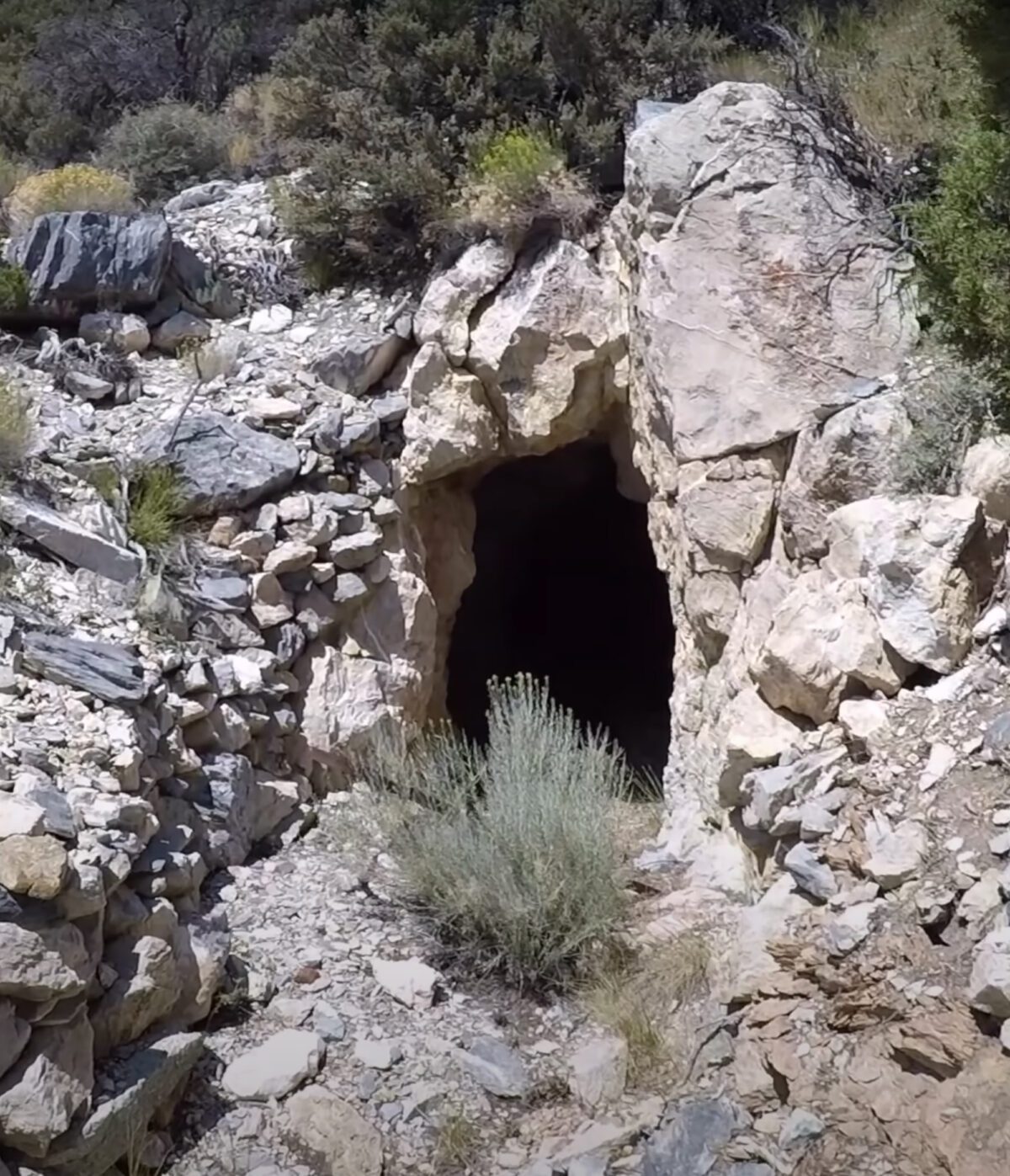 Mine shaft at Cerro Gordo.